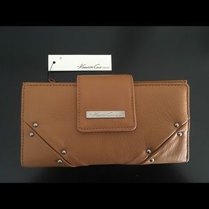 Brand new Kenneth Cole purse